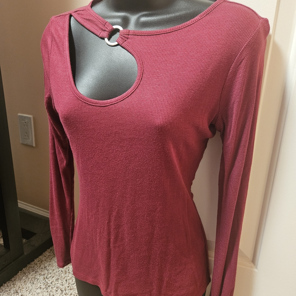 VENUS Maroon Long Sleeve Ribbed Cut-Out Top - Picture 6 of 10